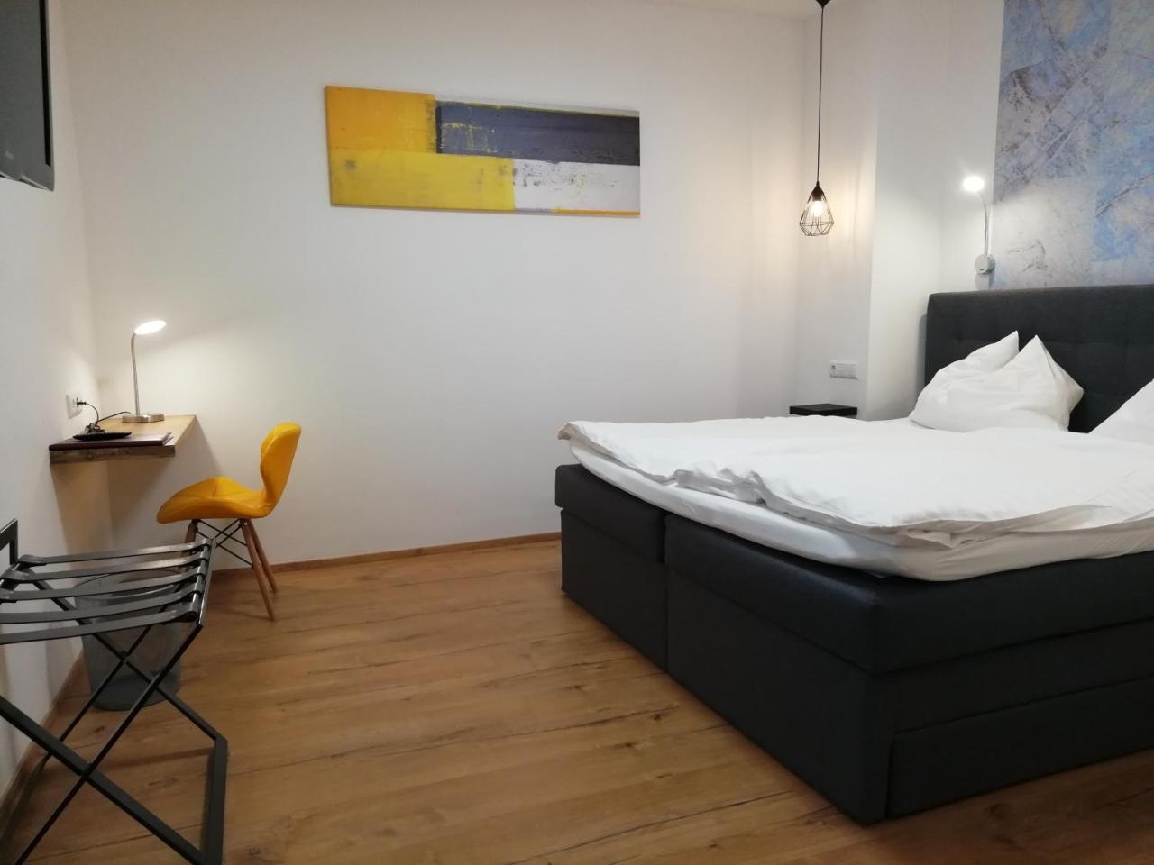 Hotel Zum Goldenen Hirschen Фрайщат Екстериор снимка